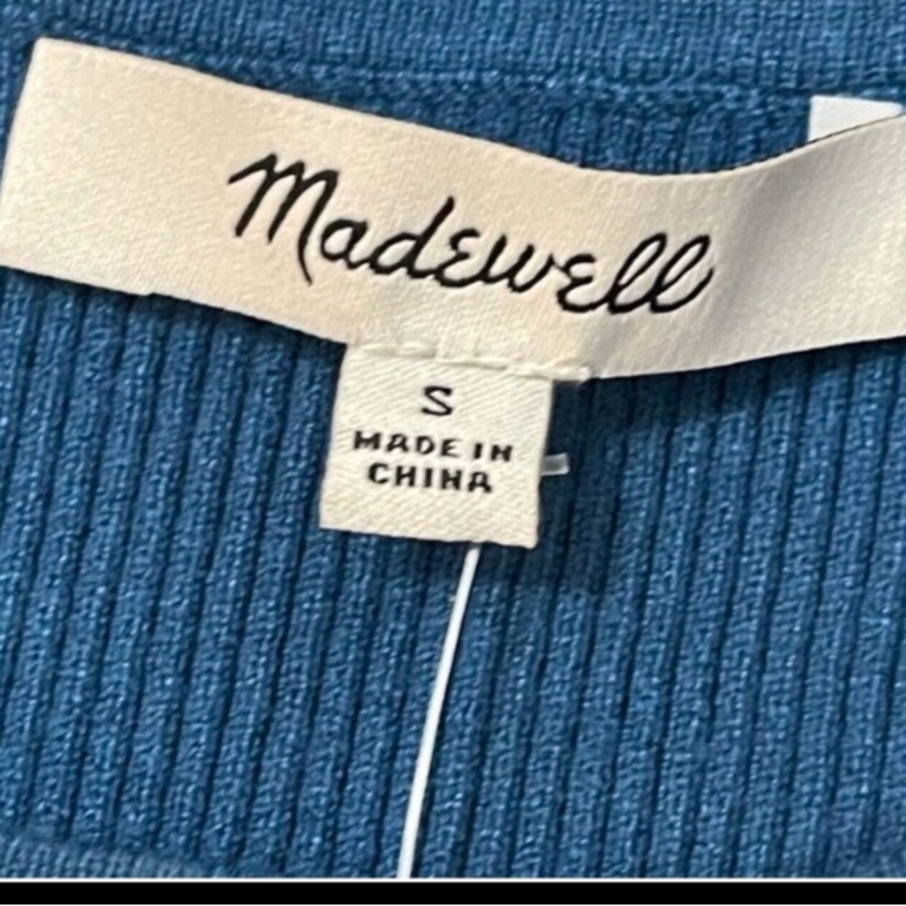 Sleeveless Ribbed High-Neck Tank Top - Blue - Picture 4 of 7